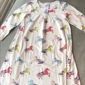 Mini boden long sleeve nightgown